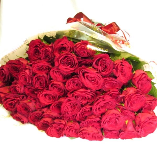 50本の赤い薔薇の豪華な花束 Gigantic Red