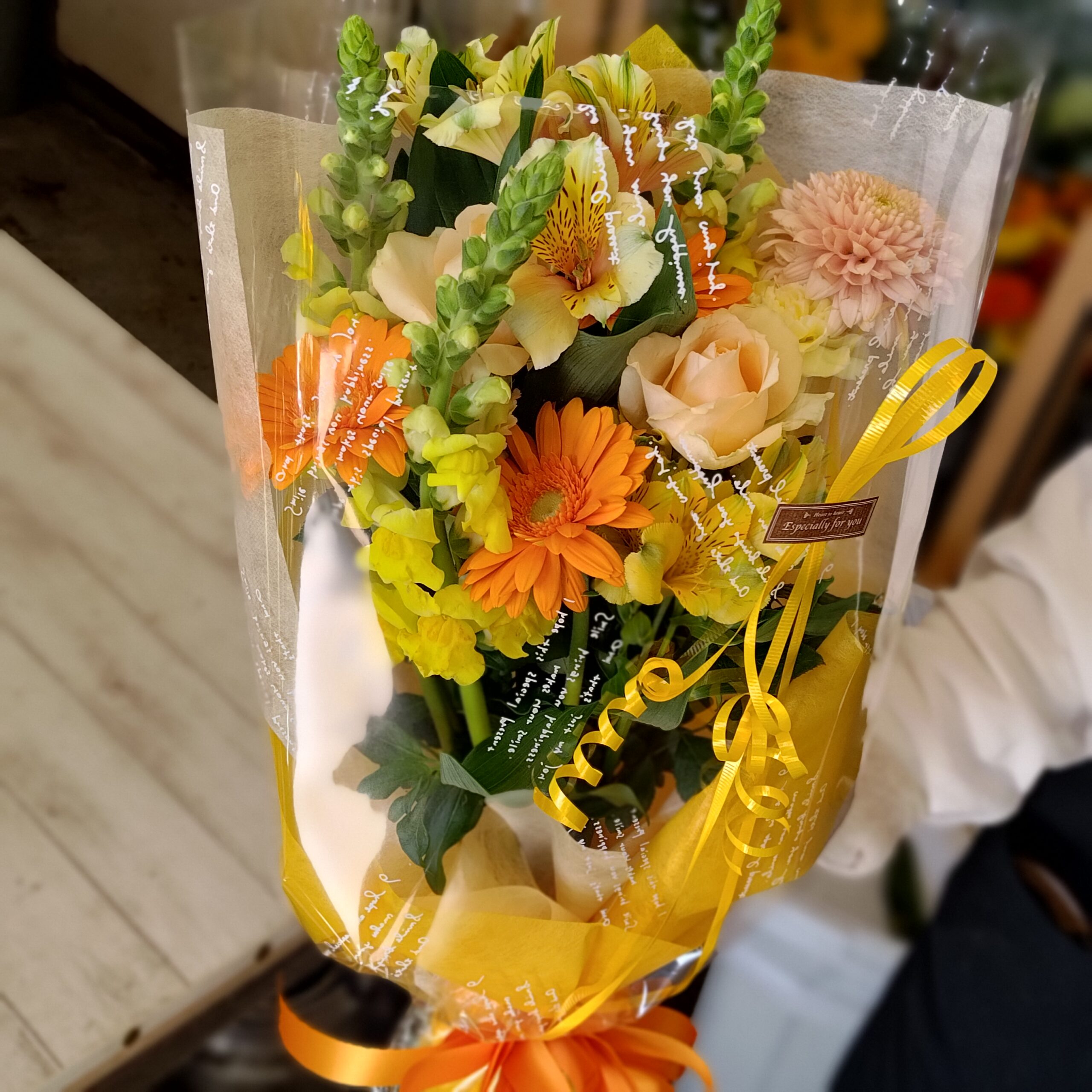 黄色い長い花束