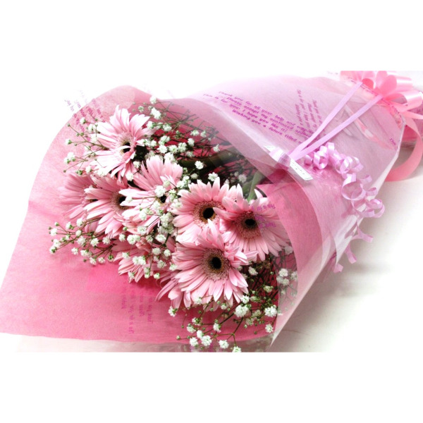 ピンク系ガーベラとかすみ草の花束